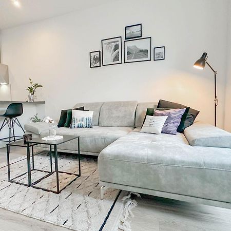 Modernes Trierer Cityloft Mit Grossem Balkon Bagian luar foto