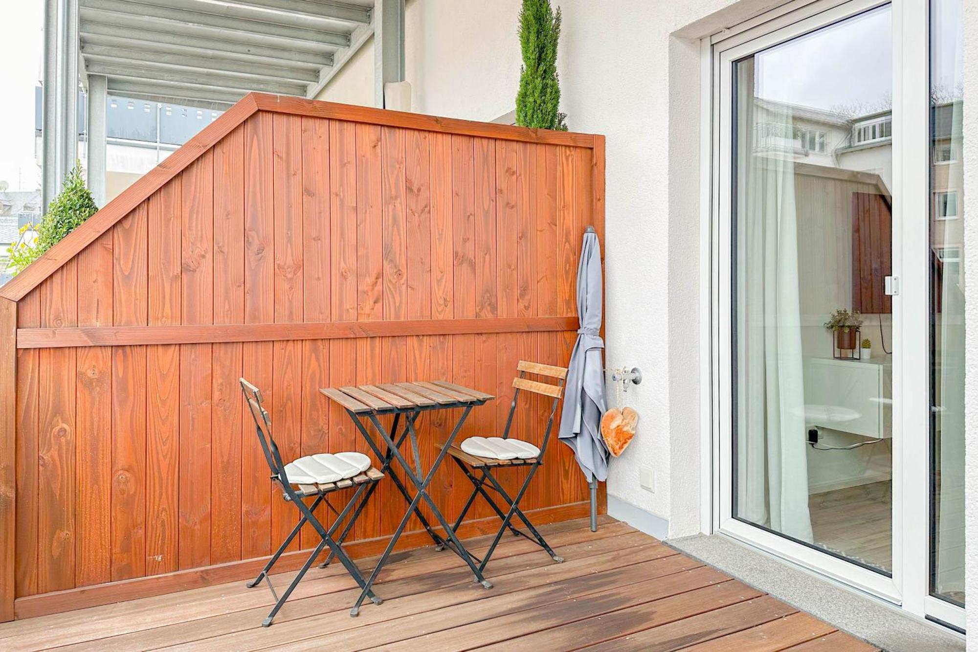 Modernes Trierer Cityloft Mit Grossem Balkon Bagian luar foto